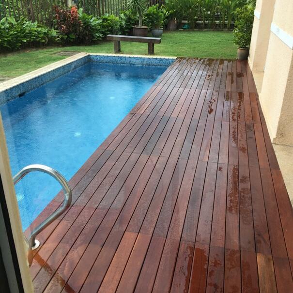 Mengetahui Perbedaan Decking Kayu Solid dan WPC
