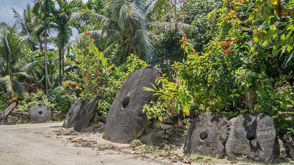 Sejarah dan Fungsi Uang Batu Rai di Pulau Yap &#91;Kompetisi KGPT&#93;