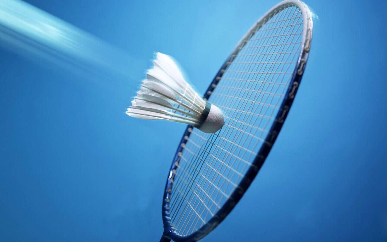 5 Faktor yang Perlu Dipertimbangkan Saat Memilih Raket Badminton