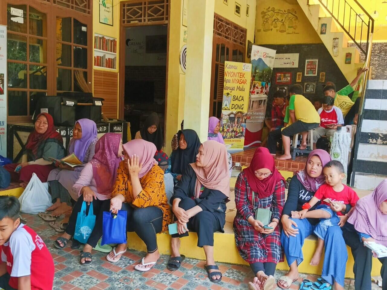 The Power of Emak-Emak di Gerakan Literasi dan Taman Bacaan, Seperti Apa?