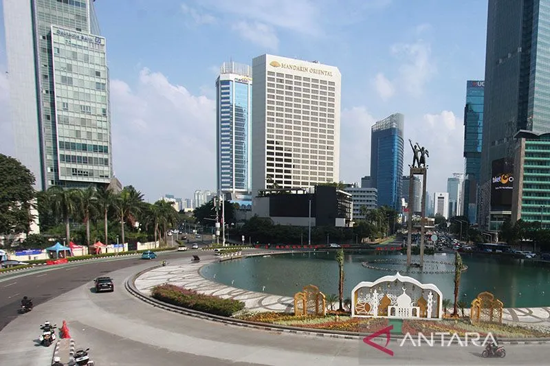 Sebagian DKI diprakirakan cerah berawan pada Senin pagi
