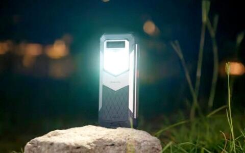 Smartphone Gahar, Lampu Senter Paling Terang Sedunia Dengan Spek Dewa (Wajib Punya!)