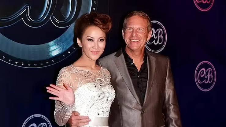 Coco Lee, penyanyi Hongkong yang sukses mendunia ternyata menderita depresi