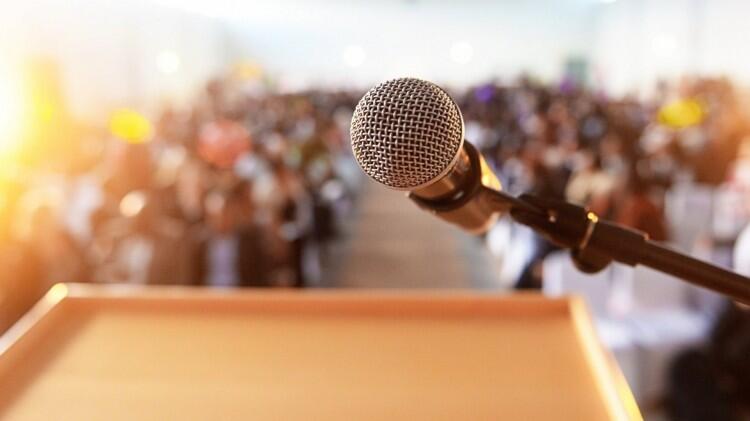 Mengoptimalkan Kemampuan Berbicara dengan 7 Tips Public Speaking