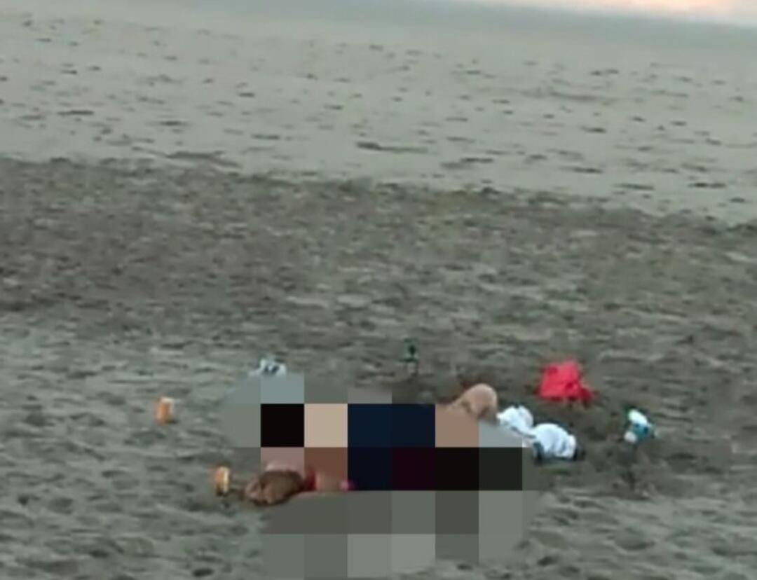Bule Nekat Mesum Di Pinggir Pantai Bali, Aksinya Dilihat Banyak Orang