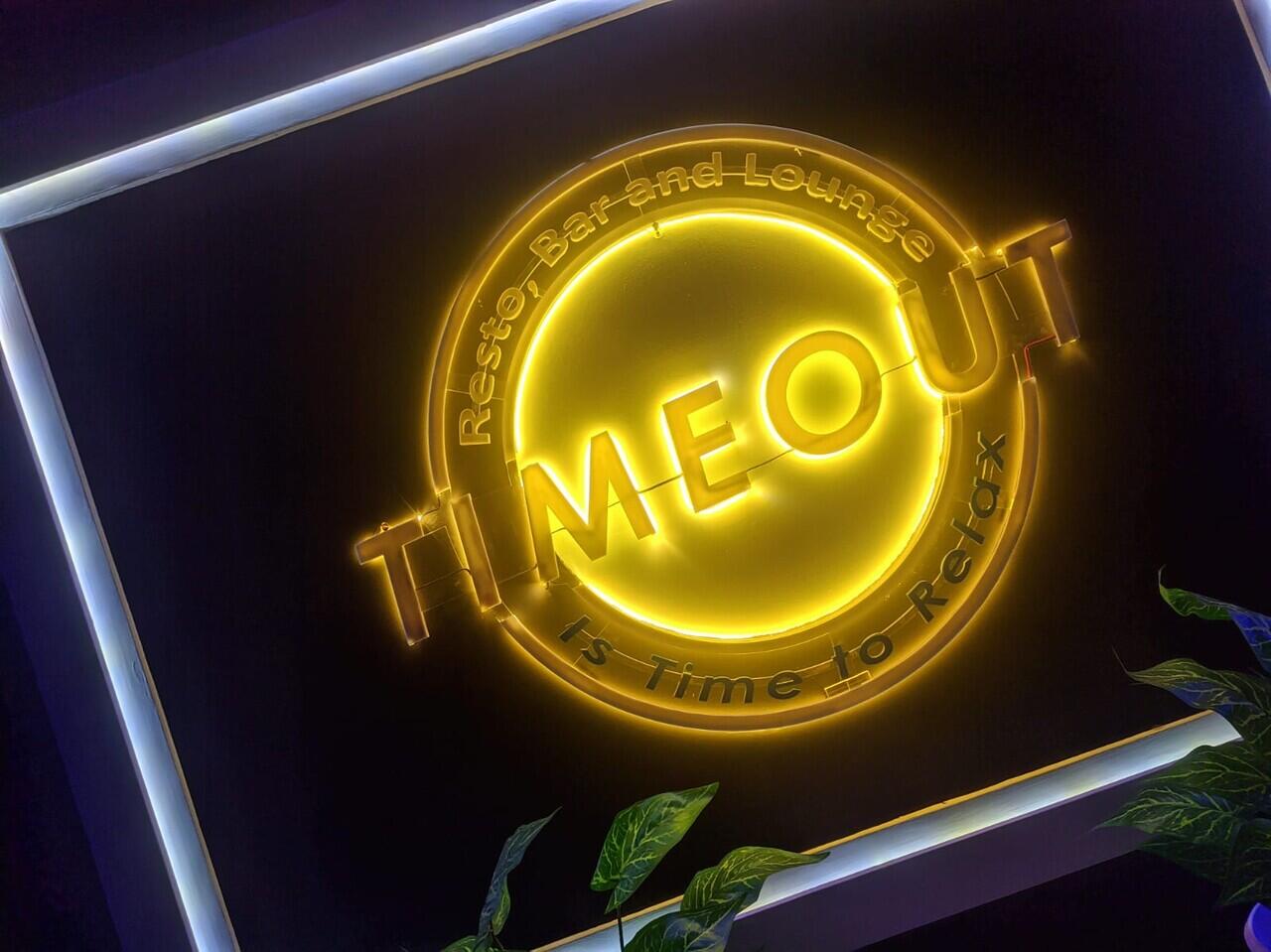 🎉 Timeout Bar & Lounge - Tempat Asyik di Mangga Dua Square, Jakarta Utara! 🎉