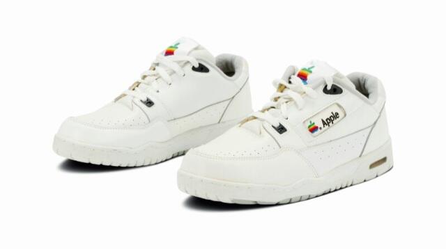 Psst Ternyata Apple Pernah Membuat Sneaker, Ini Rupa dan Harganya Selangit, Gan!