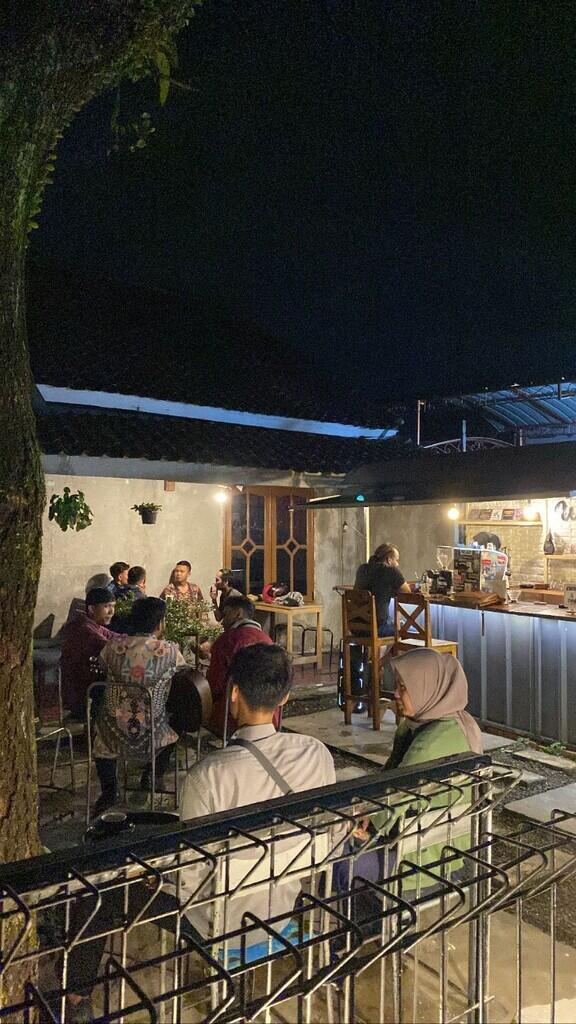 Kerjasama tempat, atau dana untuk pindah tempat