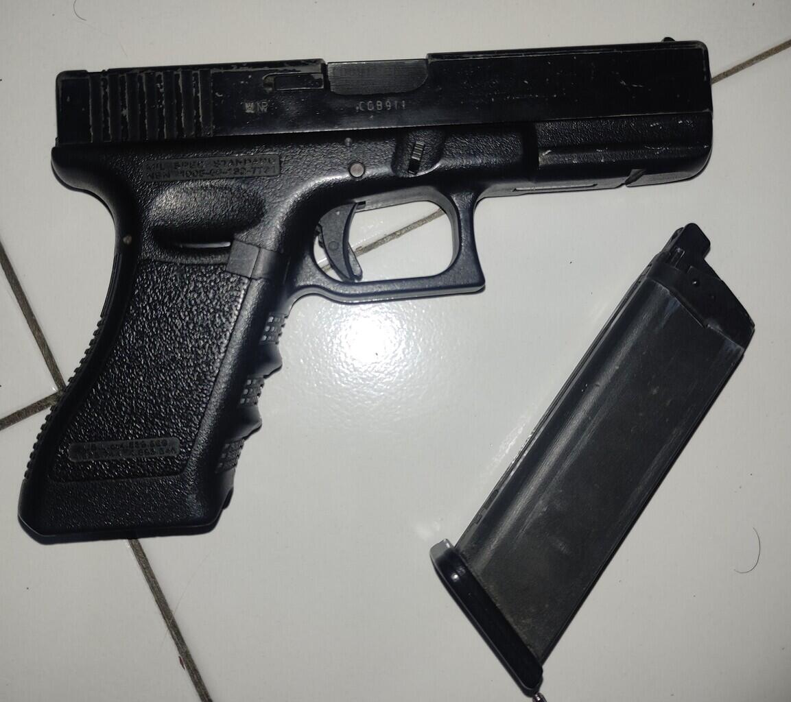 &#91;WTS&#93; KSC Glock 18C &amp; KSC Glock 17