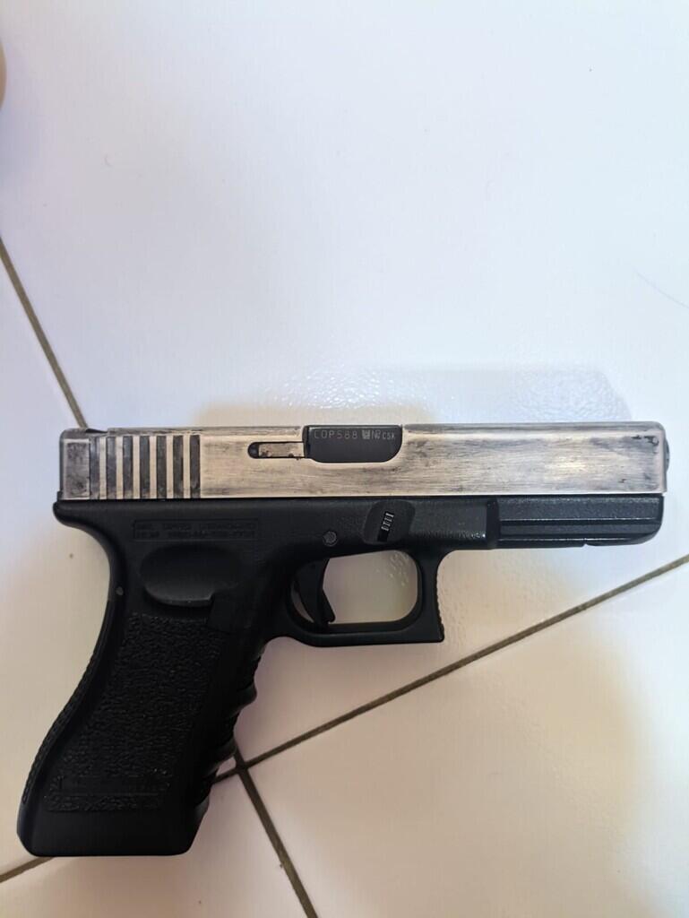 &#91;WTS&#93; KSC Glock 18C &amp; KSC Glock 17