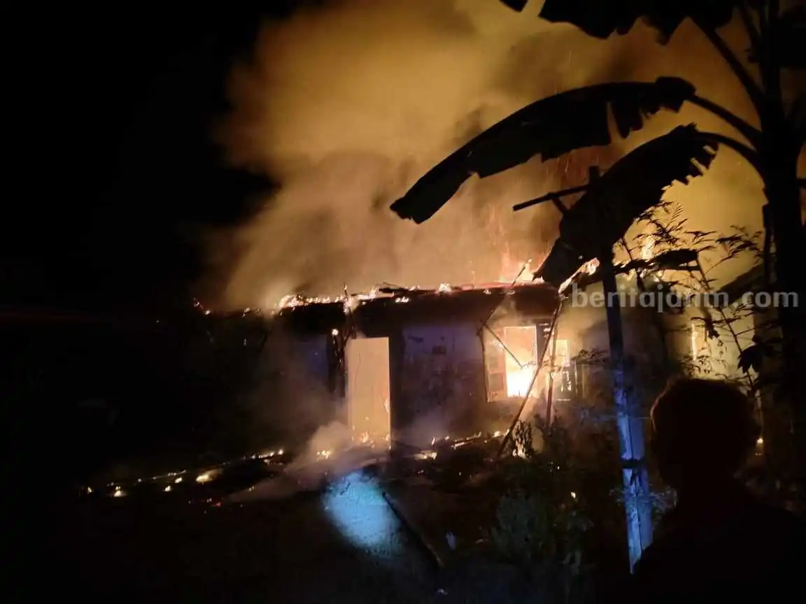 Ibu di Blitar Terobos Kobaran Api Demi Selamatkan 2 Anak