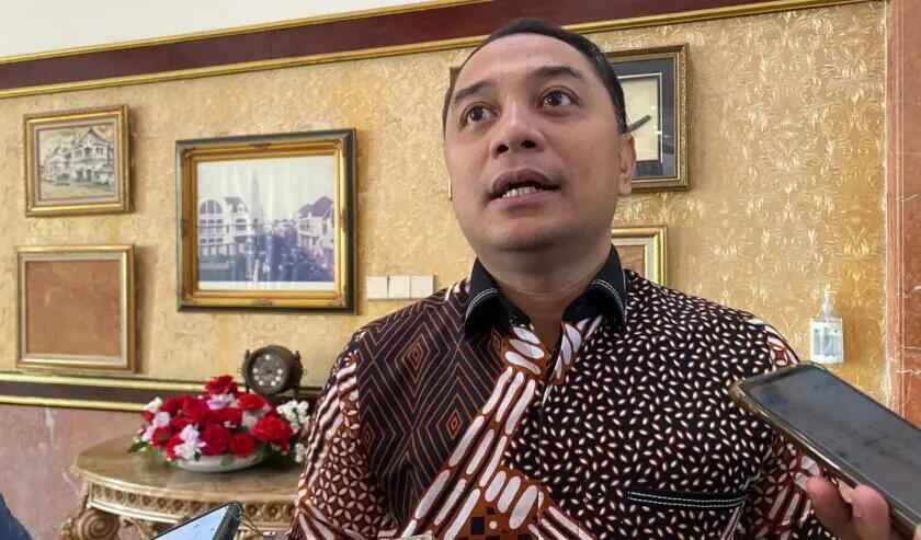 Pemkot Melarang Warga Surabaya Bayar Parkir Tanpa Karcis