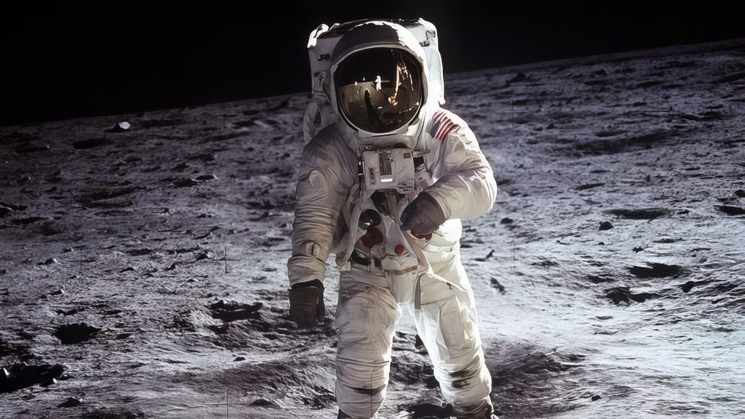 Darimana Asal Mula Hoax Paling Legendaris ‘Neil Armstrong Mendarat di Bulan Palsu’?