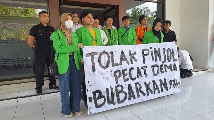 Fakta Maba UIN Surakarta Diminta Daftar Pinjol! Kok Bisa? &#91;Kompetisi KGPT&#93;