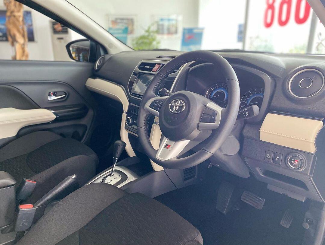 Mobil Toyota Rush tipe GR Sport untuk tambang dan off road