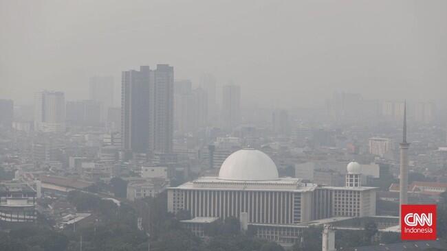 KLHK soal Cara Cepat Kurangi Polusi Udara: Minta Doa Turun Hujan