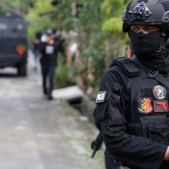 Densus Amankan Terduga Teroris Pegawai PT KAI