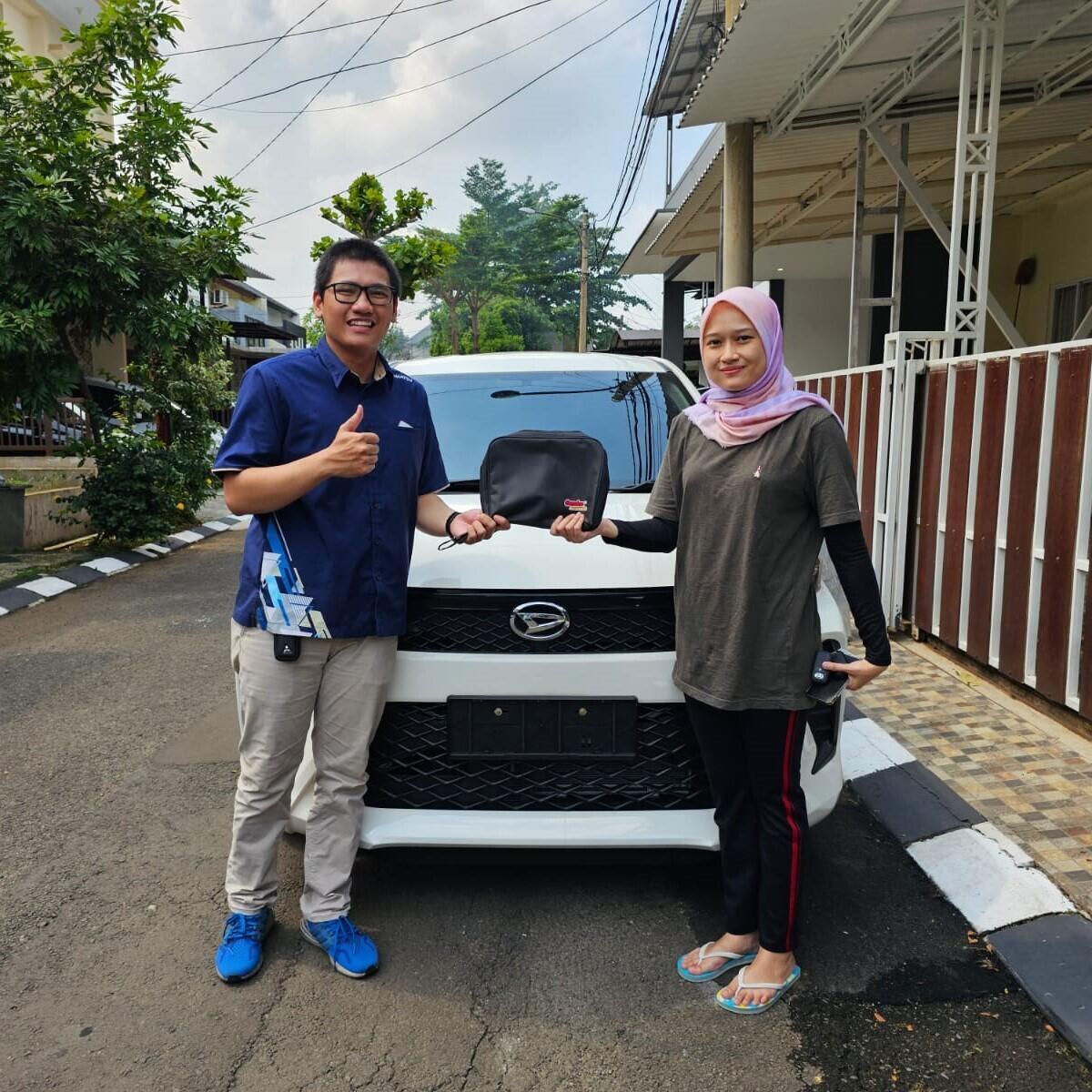SALES DAIHATSU SIGRA
