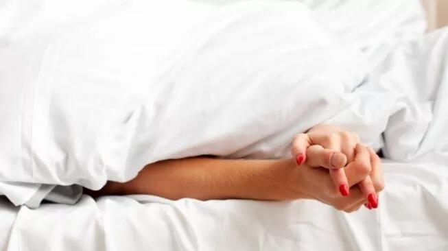 Jangan Main Cabut! Tahan Mr P di Dalam Miss V 15 Detik agar Orgasme Lebih Nikmat