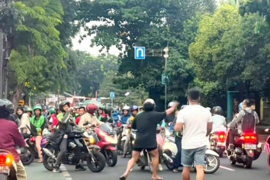 Terungkap, Inilah Alasan Kenapa Pelanggar Lalulintas Tidak Takut (Lagi) Sama Polisi