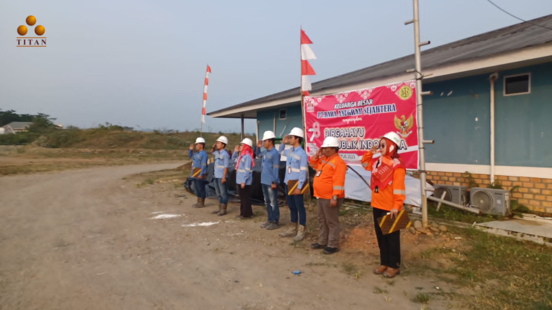 Perayaan HUT RI ke-78 dengan Upacara dan Penanaman Pohon oleh PTBAS (Titan Group)