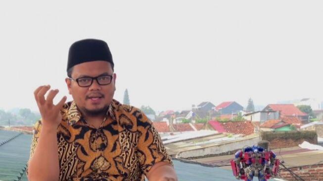 APAKAH AGAMA BISA SERASIONAL INI? Guru Gembul dan Pemikirannya Tentang Agama
