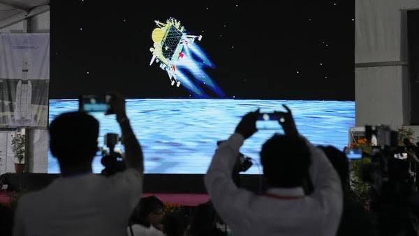 Sering Diremehkan,India Sukses Mendarat di Bulan dengan Chandrayaan3 &#91;Kompetisi KGPT&#93;