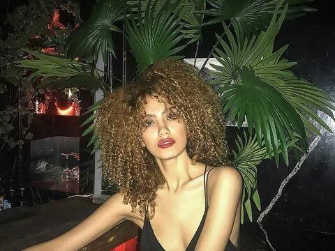 Model Ini Jual Keperawanan Demi Belikan Ibunya Rumah, Dosa atau Pahala?