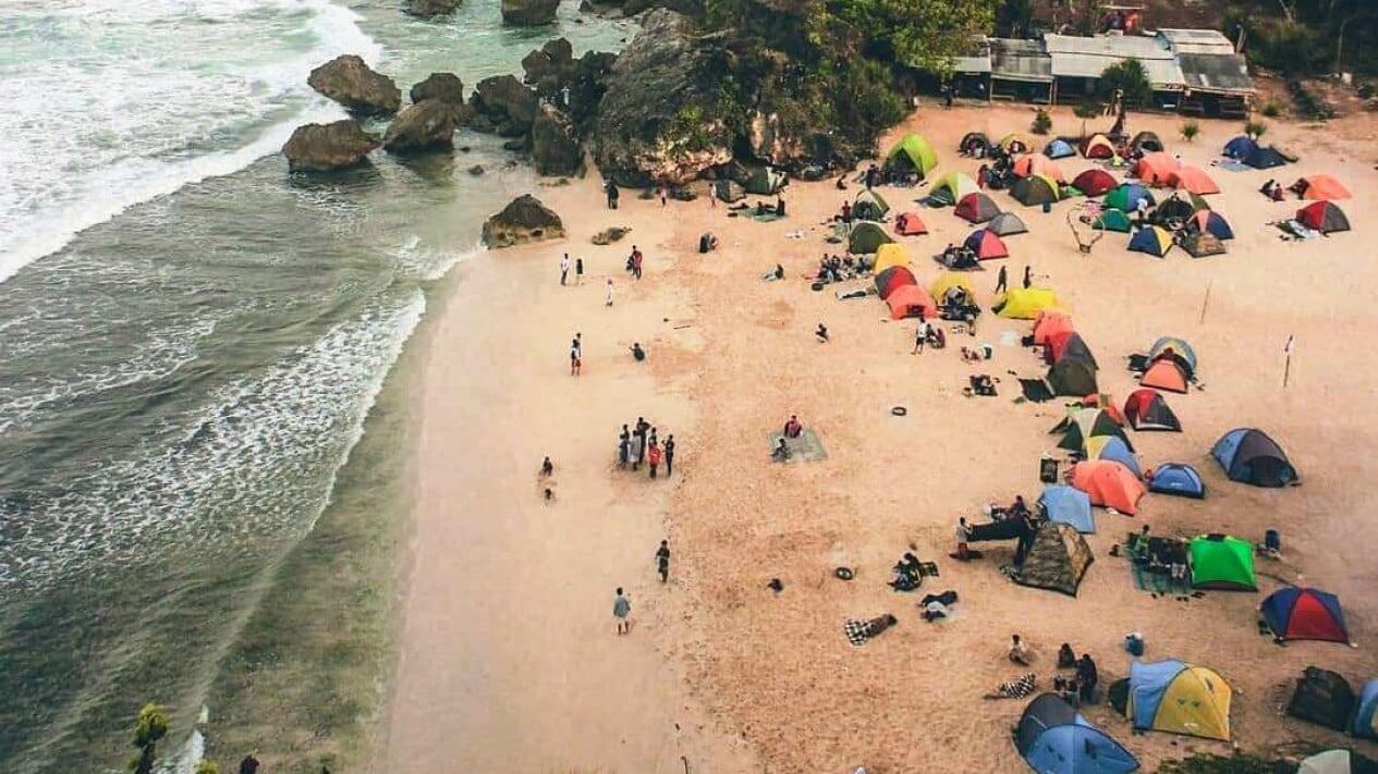 Pantai Ngrumput: Surga Camping di Jogja &#91;Kompetisi KGPT&#93;