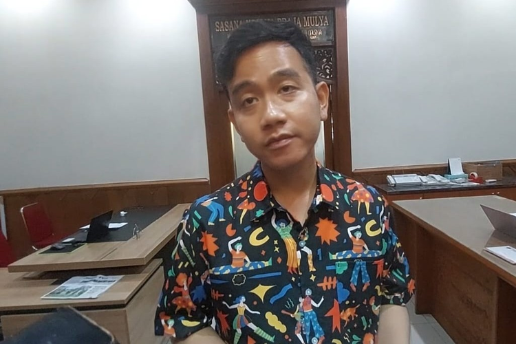 .........Tidak Usah Nyoblos Gibran, Gampang To" .......
