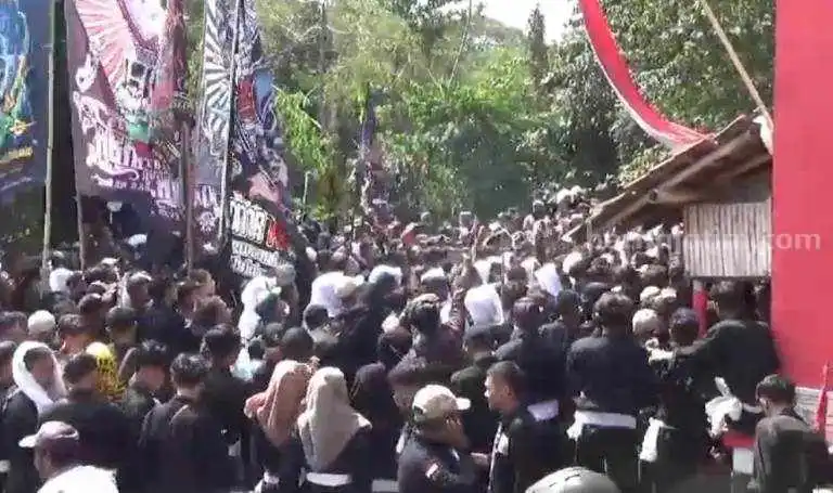 Massa PSHT Berdatangan, Tugu Perguruan di Pakusari Jember Batal Dibongkar