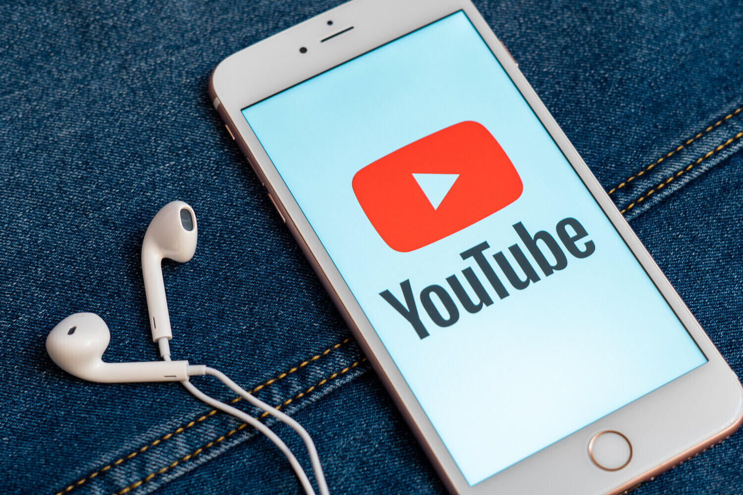 Menuju Kebebasan Finansial dengan YouTube