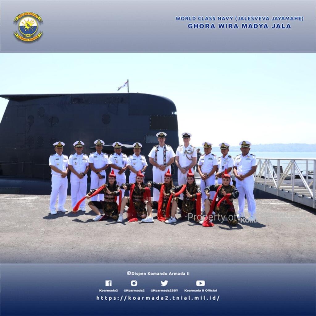 Profil HMAS Waller - Kapal Selam Milik Australia yang Berkunjung ke Surabaya