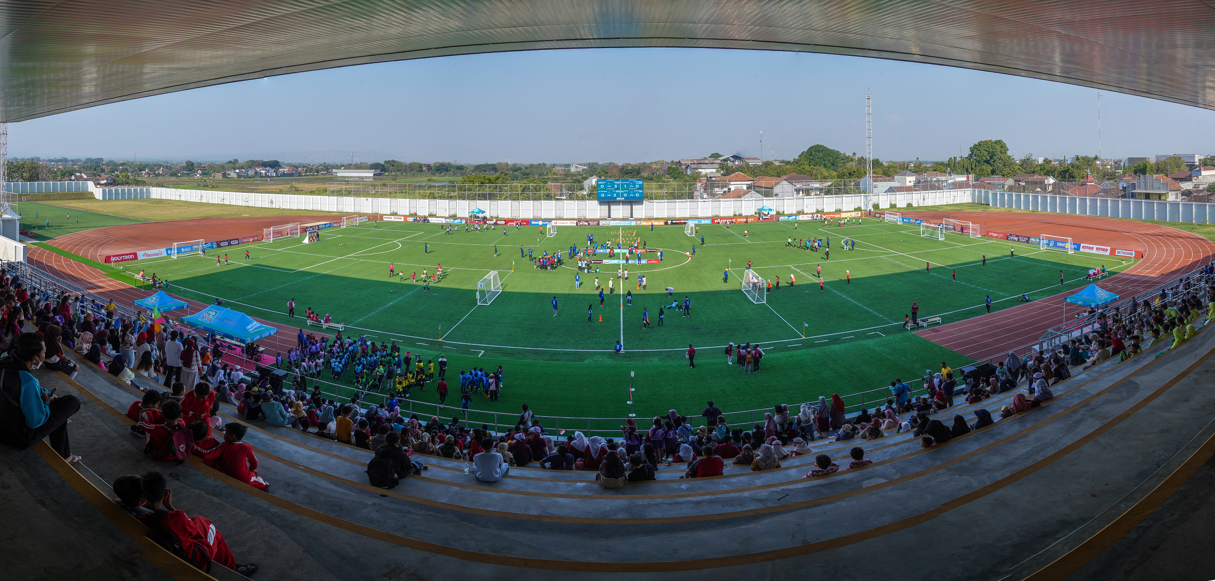 Ribuan Siswi Madrasah Ibtidaiyah dan SD Ikuti MilkLife Soccer Challenge 