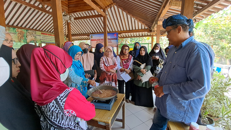 Pelatihan Pengolahan Kuliner Tradisional Kelurahan Giwangan Yogyakarta