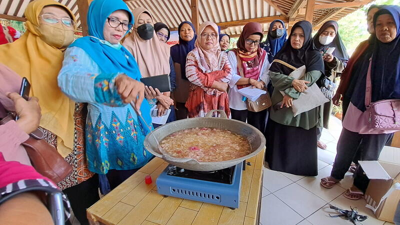 Pelatihan Pengolahan Kuliner Tradisional Kelurahan Giwangan Yogyakarta