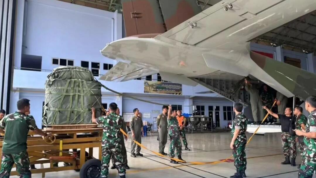 TNI AU Uji Coba Darat Parachute Cargo Delivery System di Pesawat CN-295