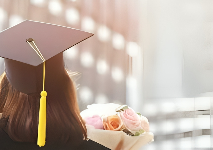 Trik Editing Foto Wisuda yang Bikin Kamu Terlihat Seperti Bintang!