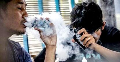 Masih Ngevape? Baca Ini Dulu Bahayanya (Info Terbaru Bikin Kita Kapok Ngevape)