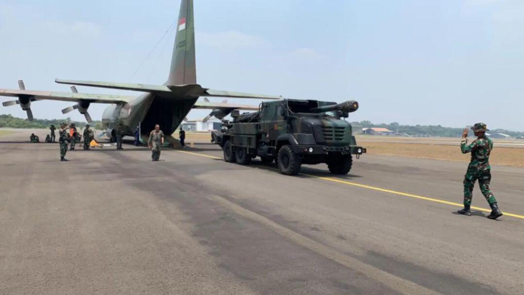 Super Garuda Shield 2023: Latihan Loading/Unloading Himars dan Caesar dari Hercules