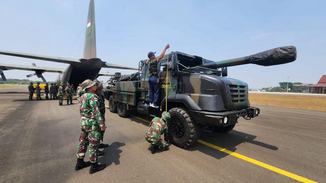 Super Garuda Shield 2023: Latihan Loading/Unloading Himars dan Caesar dari Hercules