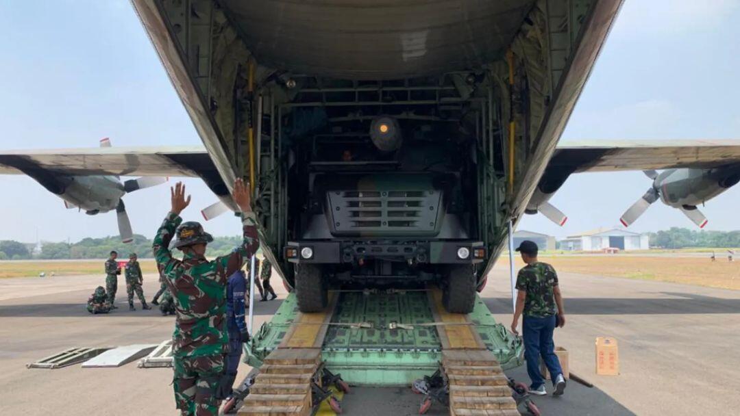 Super Garuda Shield 2023: Latihan Loading/Unloading Himars dan Caesar dari Hercules