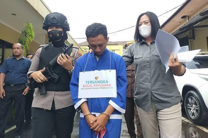 Diwarnai Kejar-Kejaran, Begal Nenen di Pangkalan Bun Digebuki Warga