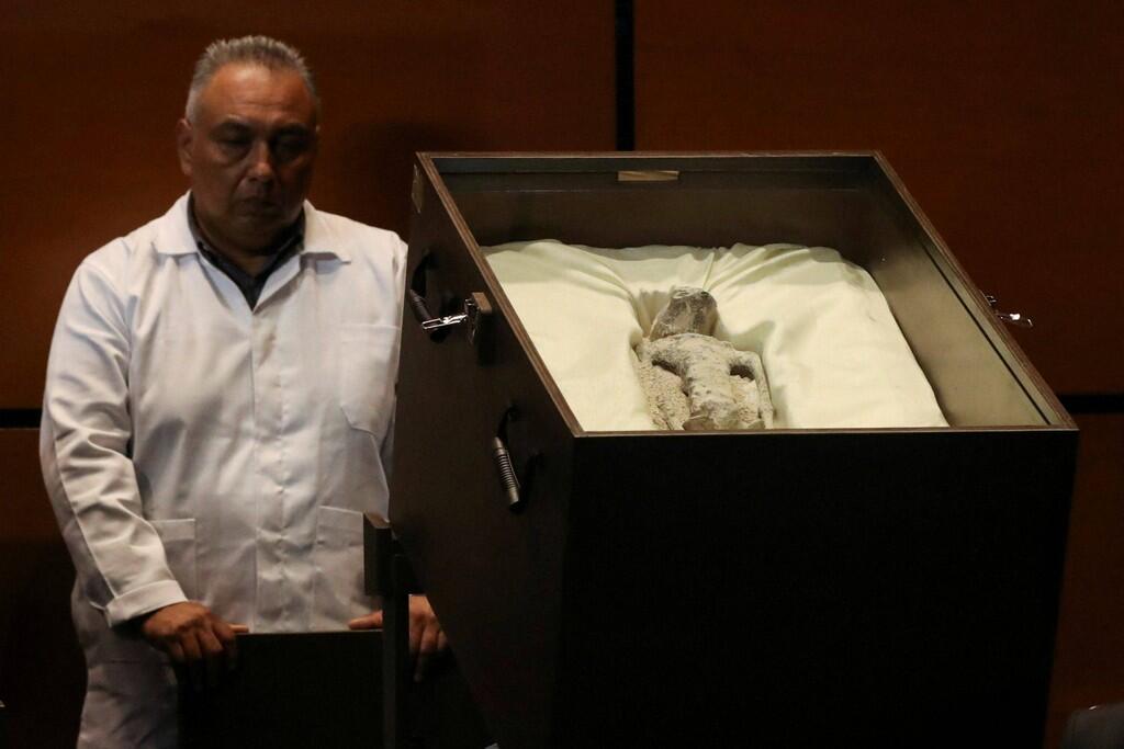 Foto: Penampakan Mayat Diduga Alien di Kongres Meksiko