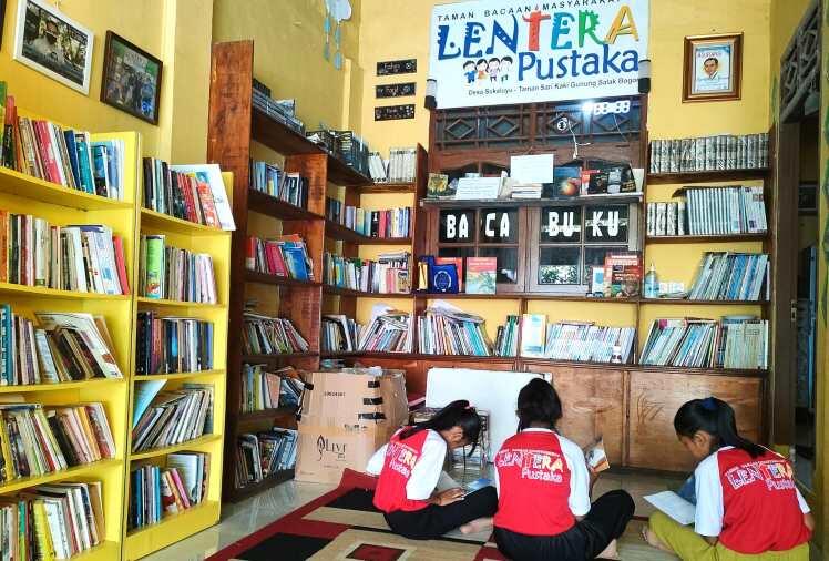 Anak yang Membaca Buku di Era Digital, Kebetulan Atau Kebenaran?