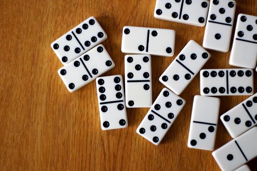 Ternyata Bermain Domino Ada Manfaatnya Loh!