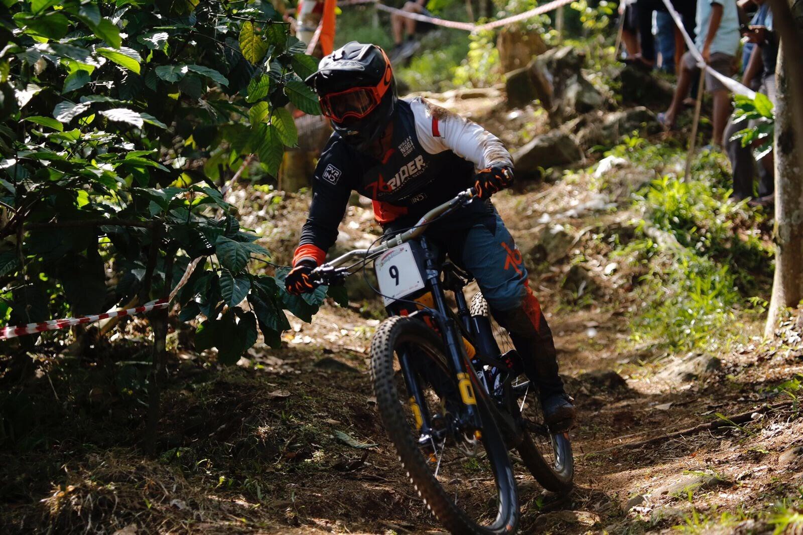 Para Downhiller Siap Bersaing di Kejuaraan Balap Sepeda 76 Indonesian Downhill 2023