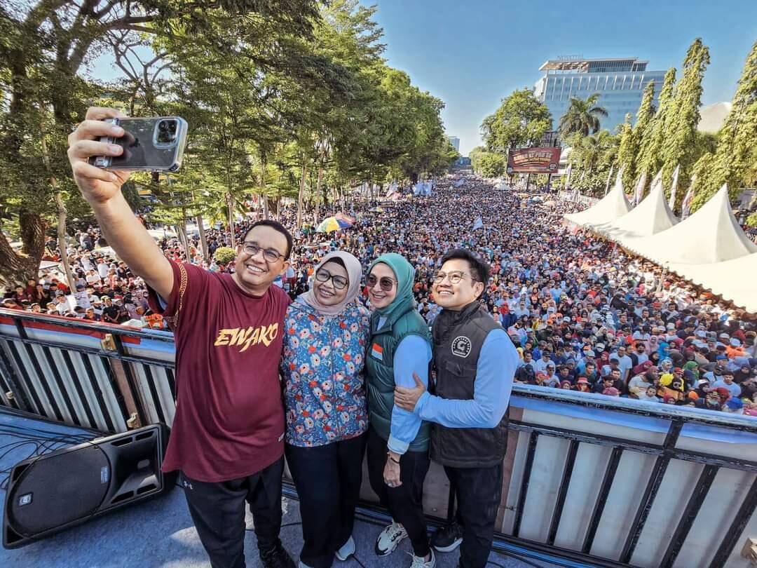 Video Istri Anies Sigap Tolong Ibu-ibu Peserta Jalan Gembira di Makassar yang Pingsan