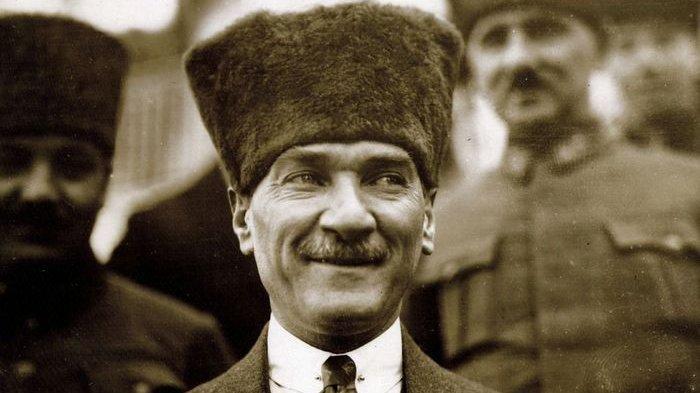 Mustafa Kemal Atatürk: Kontroversi Perubahan Drastis dalam Sejarah Turki Modern