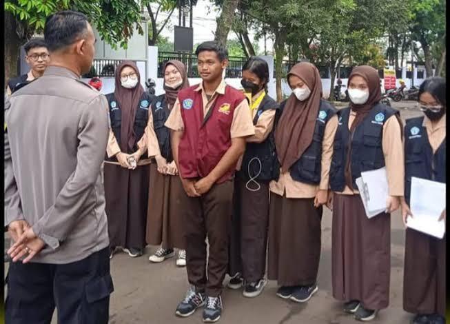 Police Go To School Program Polsek Pondok Aren dan Polres Tangsel! Cegah Bullying?
